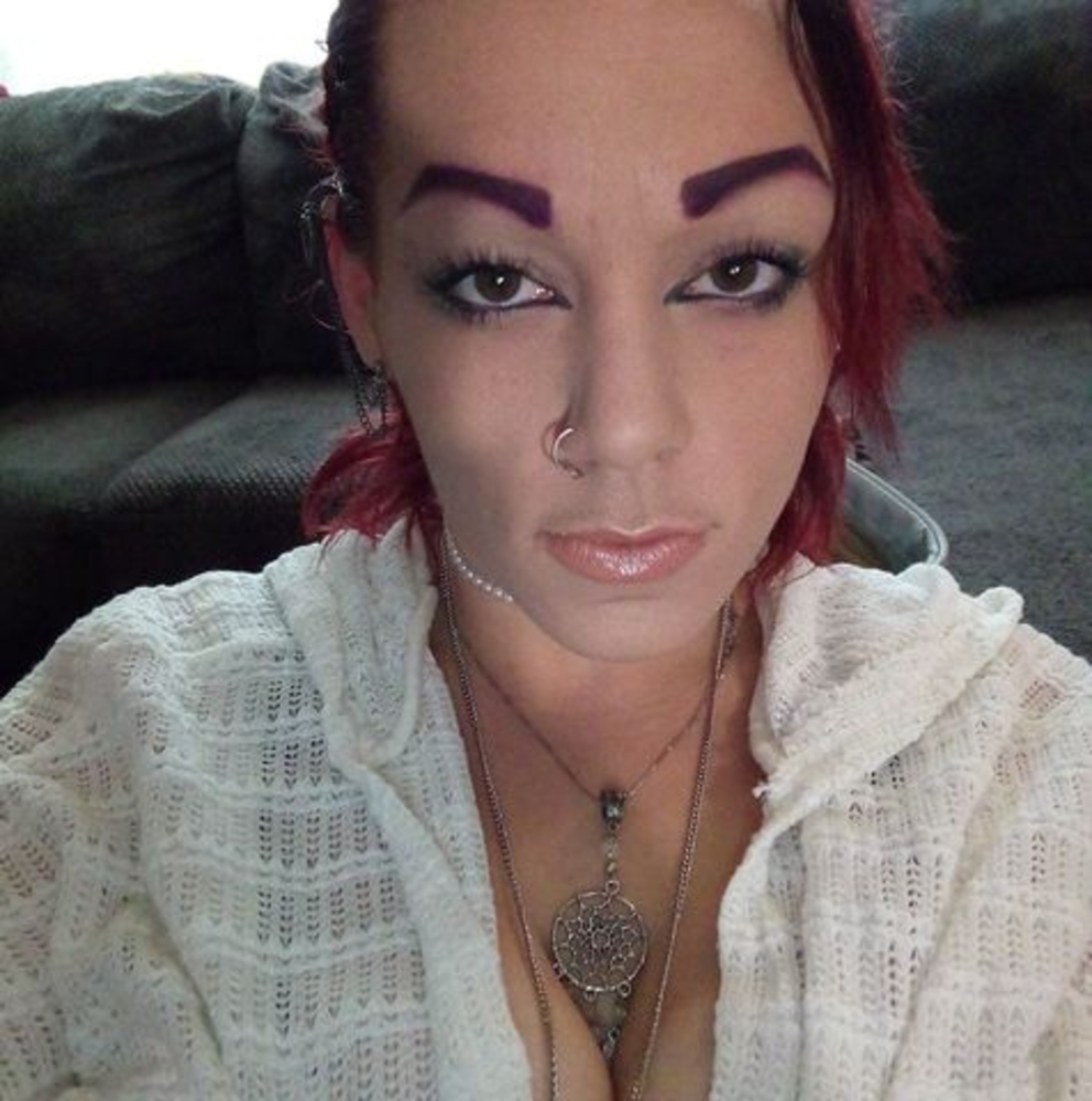 Meet your Posher, Rayven